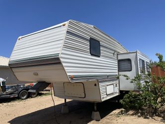 25’ 5th wheel RV