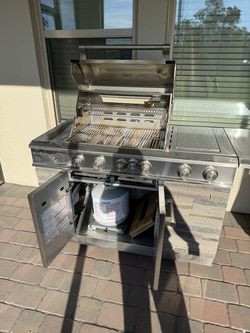 Kirkland 7-Burner Gas Grill Island