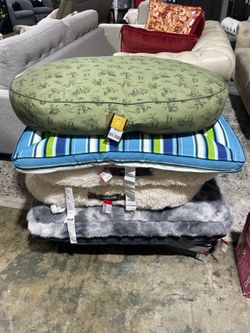 NEW PET BEDS (Prices & Sizes Vary) $26-$35