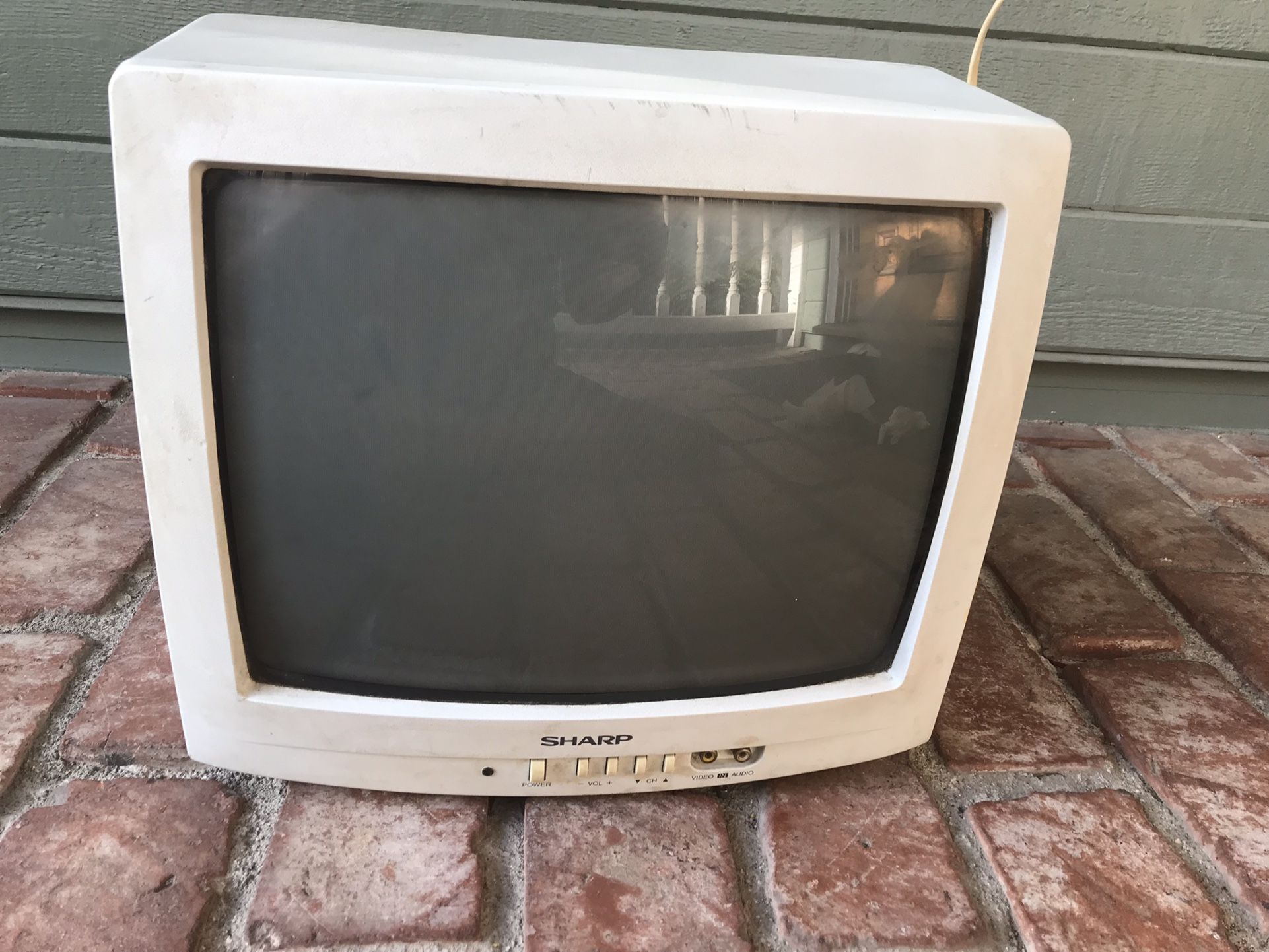 Sharp 13L-M150B 13” White CRT TV w/ AV Composite Input