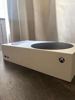 Xbox Series S w/ charging station