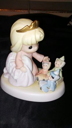 PRECIOUS MOMENT FIGURE