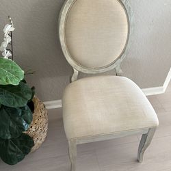 Dining room chairs. - 4 total