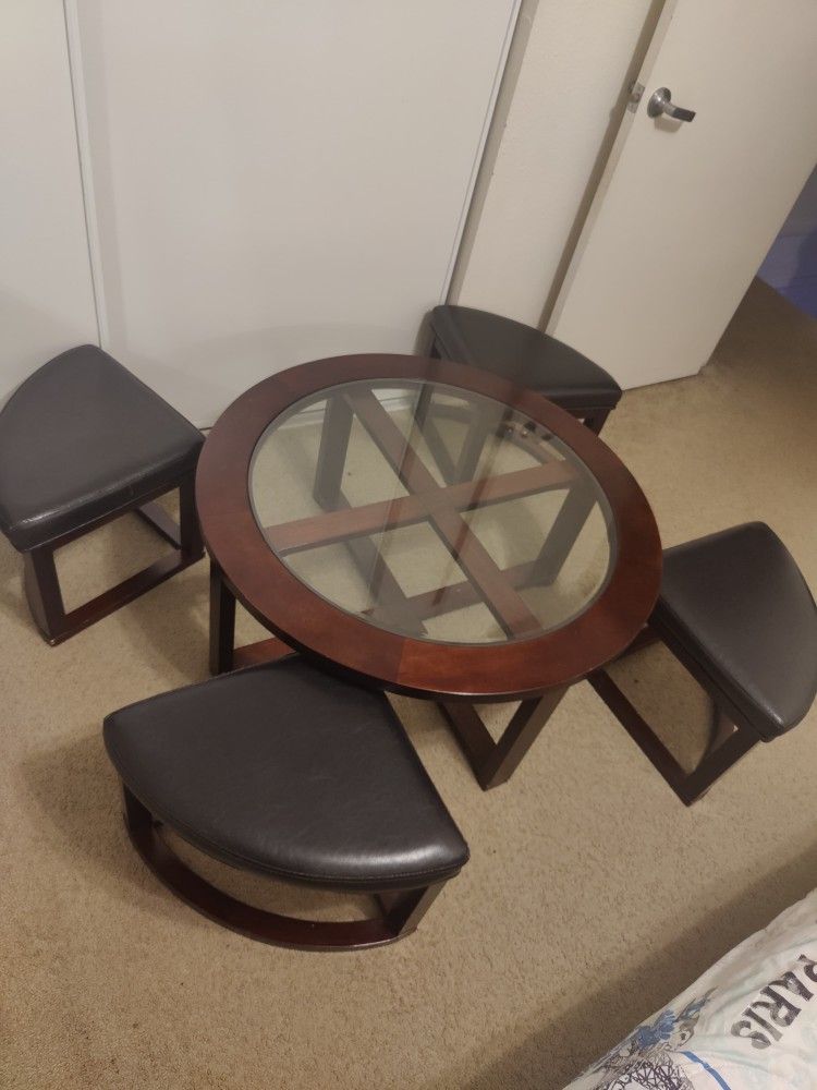 Coffee Table with 4 Stools