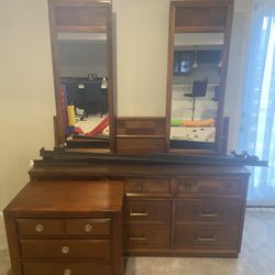 8 Piece Bedroom Furniture Set