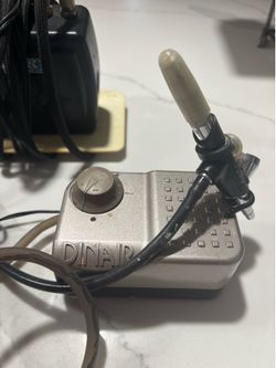 Small airbrush compressor