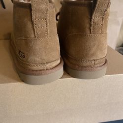 Ugg  Neumel  Chestnut  Size  8 Men 