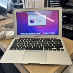 11 inch MacBook Air, early 2015 Core i7, 4gb ram, 128gb SSD, macOS Monterey, comes with charger only $125 