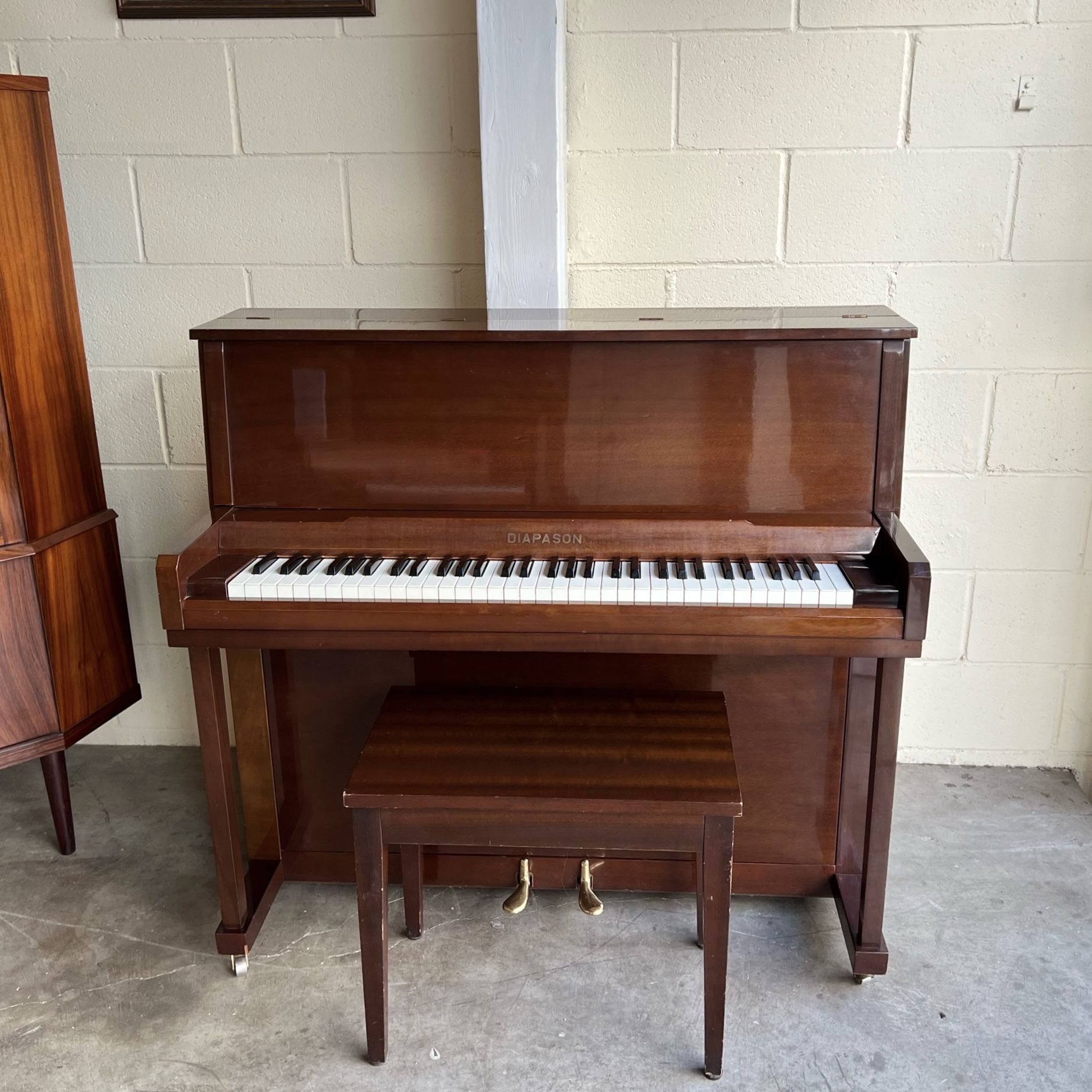 64 Key Short Scale Upright Tom Thumb Piano