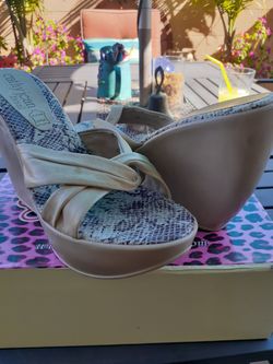 Ladies shoes