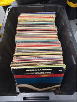 Vinyl records mix lot of over 120 / first come first serve