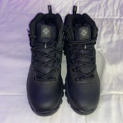 NEW Columbia Newton Ridge Plus II Waterproof Boots – Men’s Size 9 – Black – w/ Box
