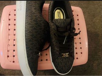 Women’s Micheal Kors shoes