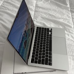 2025 MacBook M4 Chip