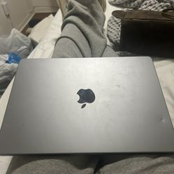 2024 Apple MacBook Pro M3 16GB 1TB RAM 14”