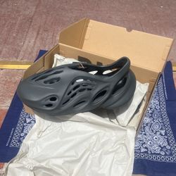 Yeezy Foam Rnr Size 10