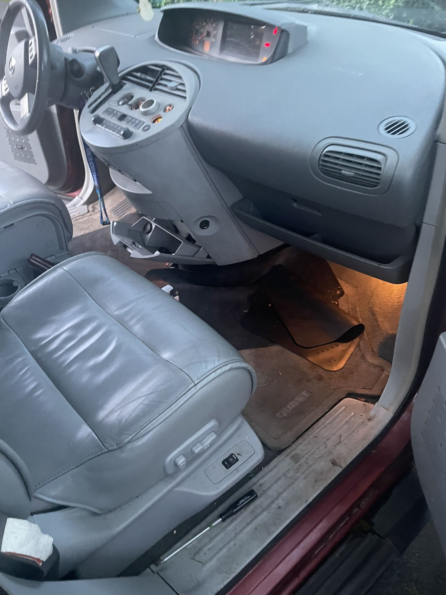 2004 Nissan Quest