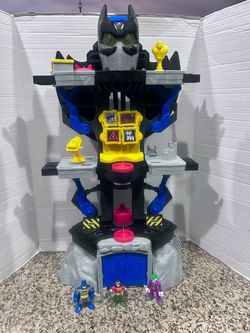 Dc comics Batman Fisher Price Imaginext transforming Bat cave and figures