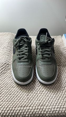 NIKE AIR FORCE ONES MENS SIZE 12