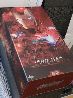 Hot Toys 1:6  Iron Man Mark 85 Avengers Endgame