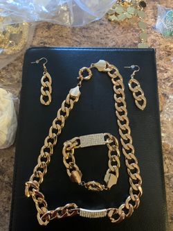 Bracelet earring necklace set