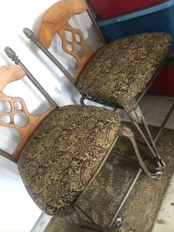 2 high chairs