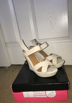 Nude wedges size 6