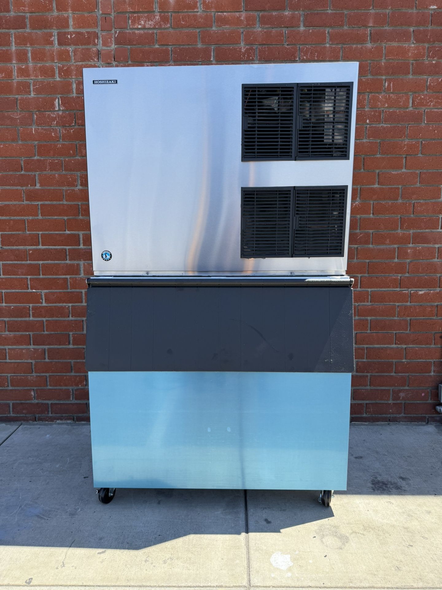 2024 Hoshizaki KM-1900SAJ 48" Air Cooled Stackable Crescent Cube 1875 lbs/ B-800