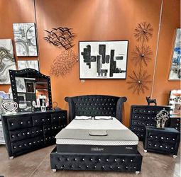 Divina Black Velvet Diamond 5 PC. Queen Size Bedroom Set. Brand New. MATTRESS SET IS NOT INCLUDED.