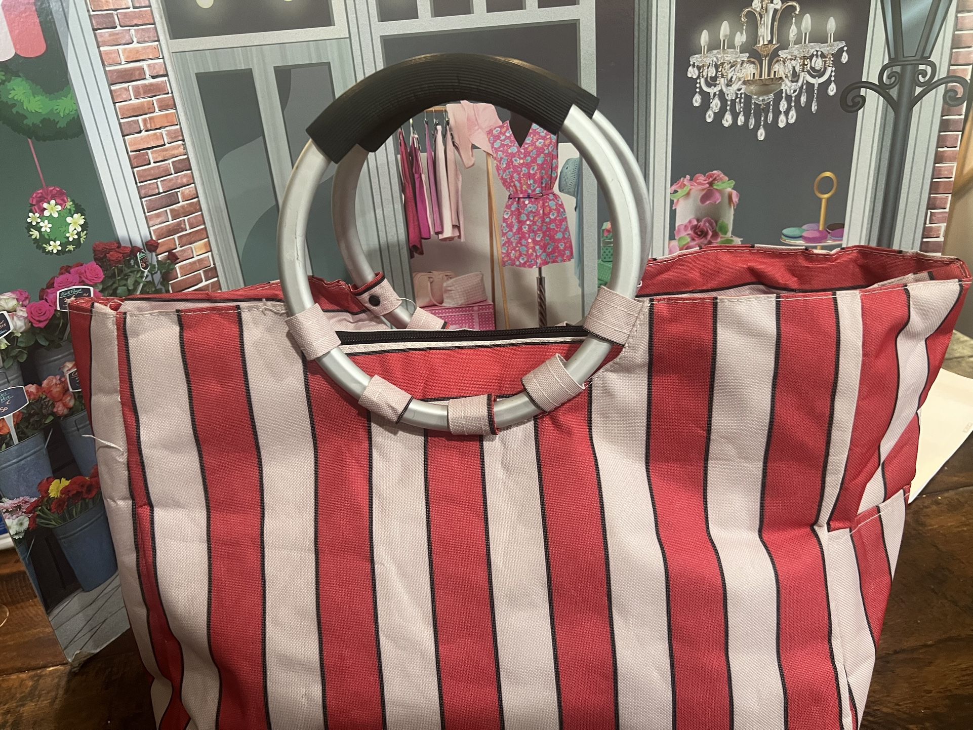 Beach Insulated Cooler Tote Bag With Great Grip Handles $30
