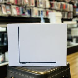 MacBook Air M3 Chip 13 Inch