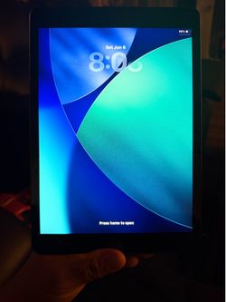 iPad 8th Gen 32GB 📱 CELLULAR LTE + WiFi -