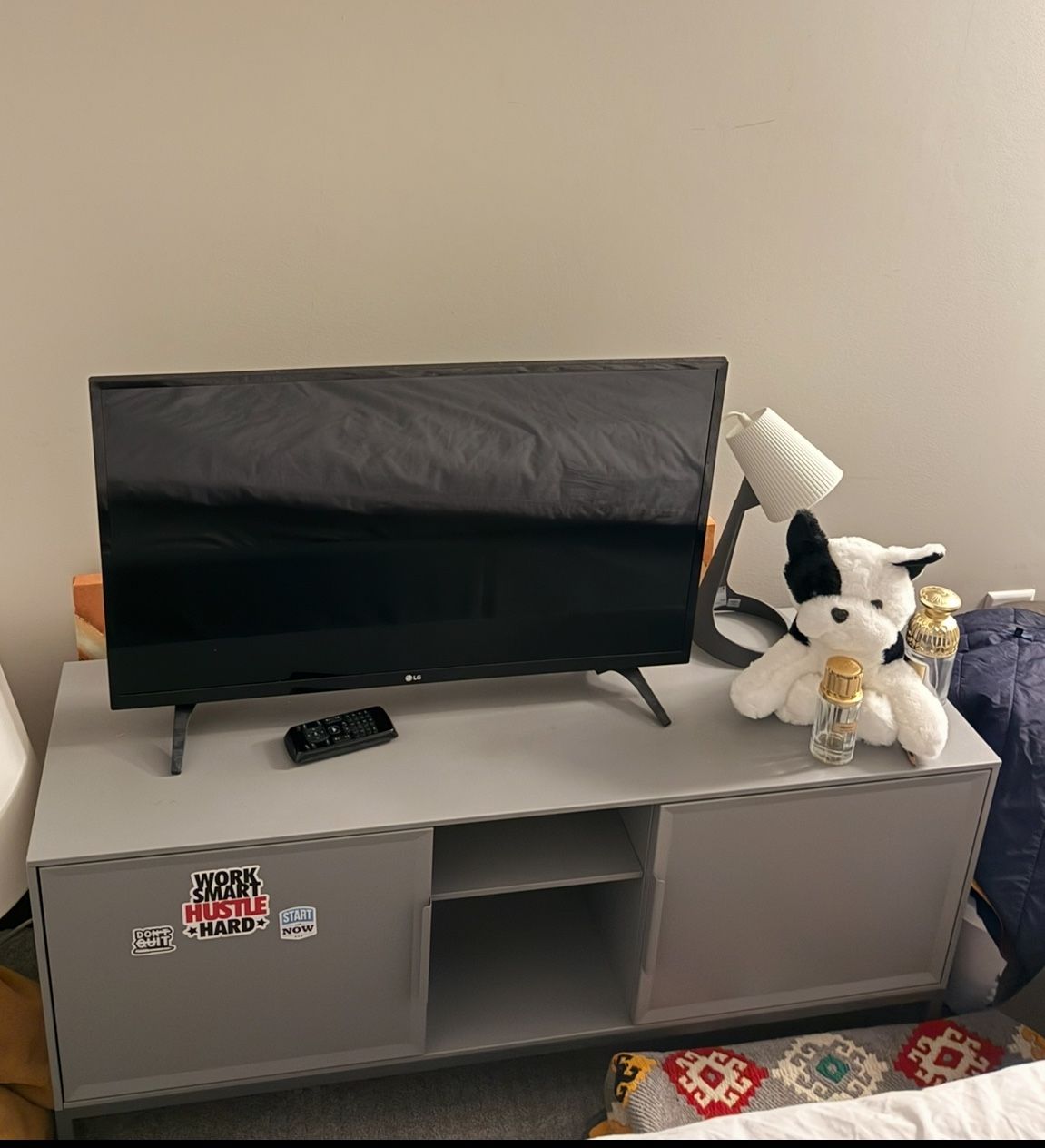 LG TV with Stand – Great Condition