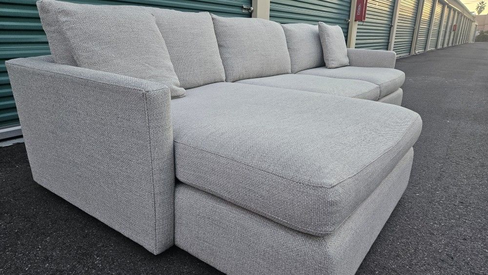FREE DELIVERY!!! Crate & Barrel "Lounge Deep" 2 Pc Sectional + 2 Pillows ($4K Retail...60% OFF!!!)