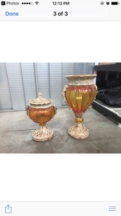 2 Ornate vases