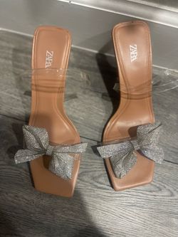 Zara Rhinestone Bow Heels – Women’s Size 7.5