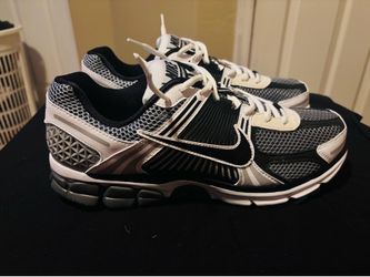 nike vomero 5's