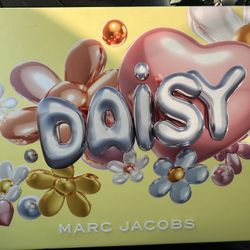 Brand New Daisy Marc Jacobs Set