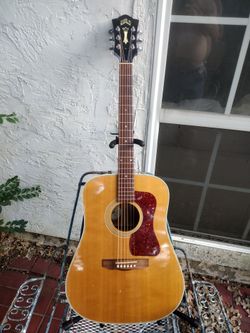 Guild D40 Acoustic / Electric Guitar + hard shell case