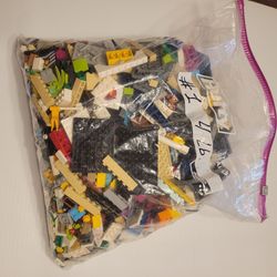 Assorted Bulk LEGO Lot #1 4 lbs Mixed Bricks and Loose Pieces random mix. . Pre-owned, good shape. Weight 4lb plus shipping materials please see the