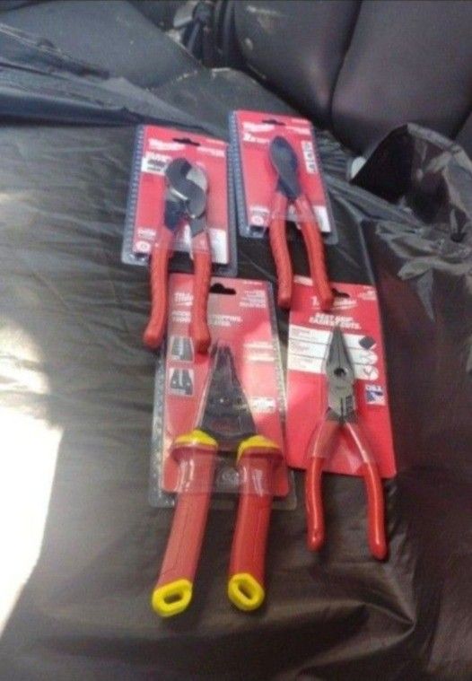Milwaukee Electrician Tools