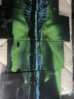 Northern Lights With Mountain Canvas Paintings 