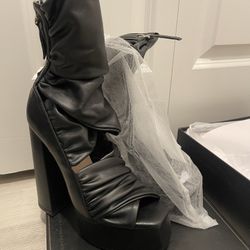 Black Azalea Wang - Sz 8