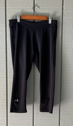 Under Armour Womens Leggings Yoga Pants Black Small/Medium Capri.  Inseam 19” Waist 27”- 29”