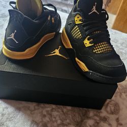 Nike Air Jordan 4 Thunder