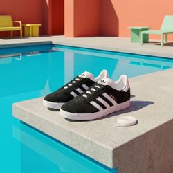 Brand New ! Adidas Gazelle- black & white - size 10