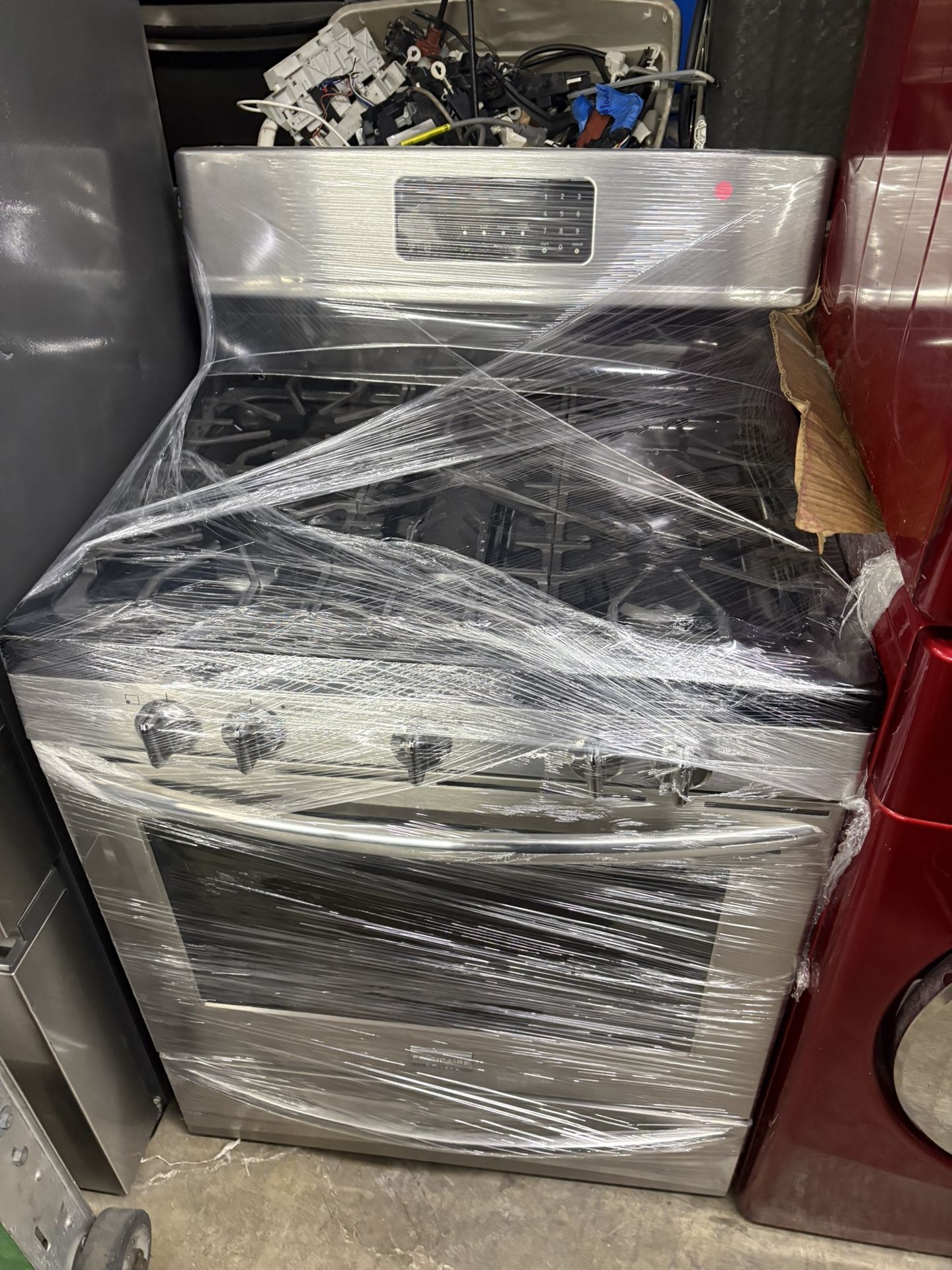 Frigidaire 30” Wide Stove 5 Burner Stainless Steel