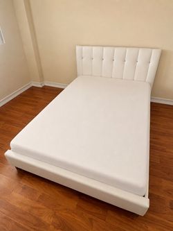 Full Size Bed with Mattress