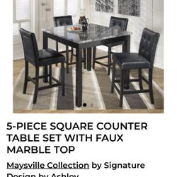 6 Piece Dining Table and Chairs