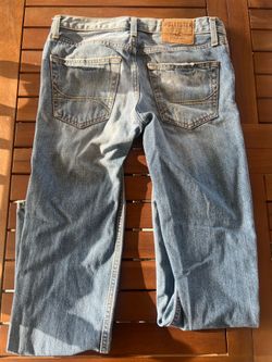 Hollister blue jeans used Size W28 x L30.